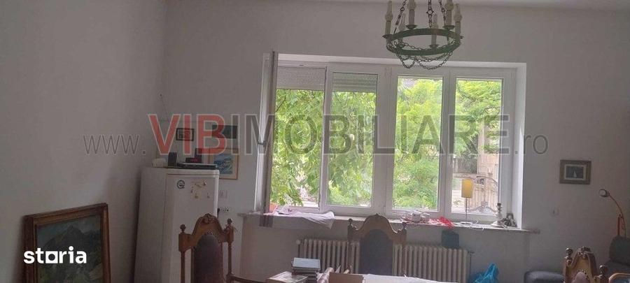 Apartament cu 6 camere în Central