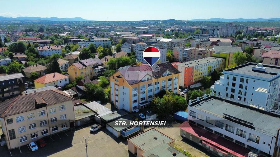 Apartament cu 6 camere decomandat, mobilat în Central
