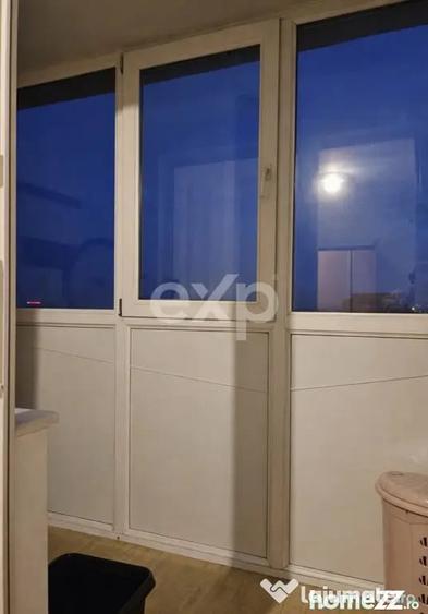 Apartament cu 4 camere decomandat în Craiovei