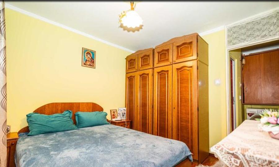 Apartament cu 2 camere decomandat în Poarta 6