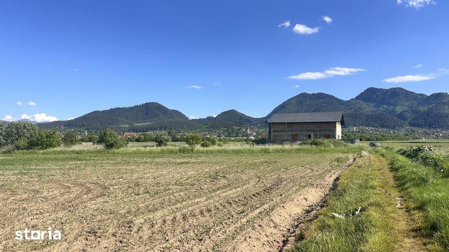 Teren de 400 mp, în Central