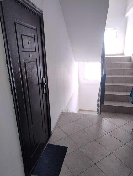 Garsonieră decomandată în Titan