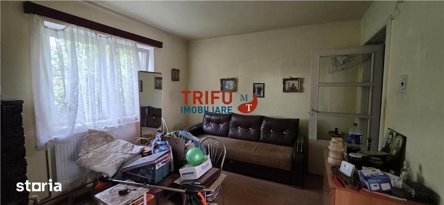 Casă cu 2 camere cu Teren 1162 Mp în Central