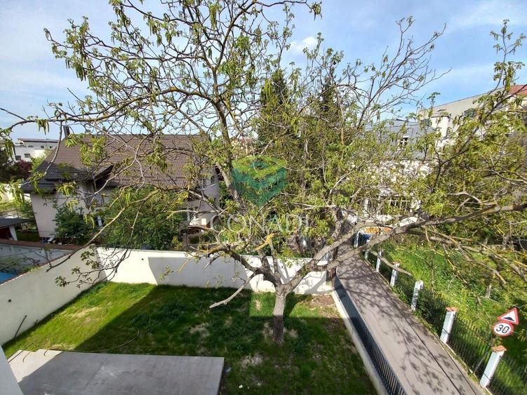 Casă individuală cu 5 camere cu Canalizare în Băneasa