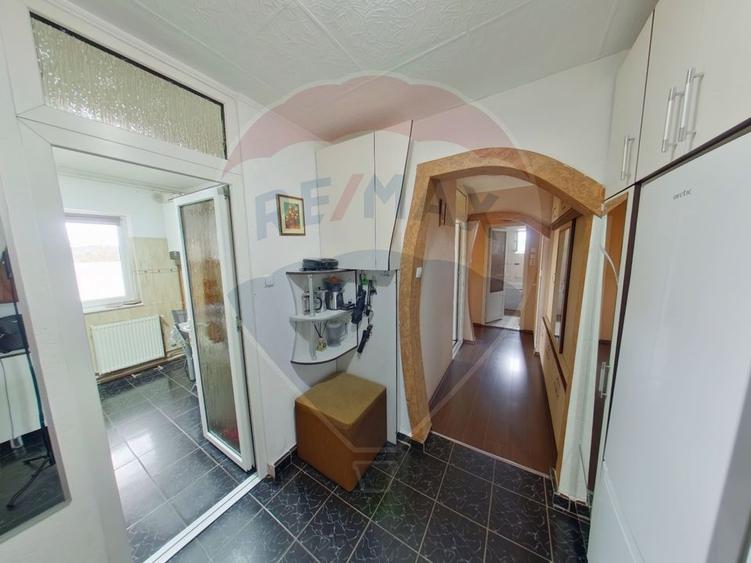 Apartament cu 3 Camere Decomandat – pe Strada George Coșbuc - 7
