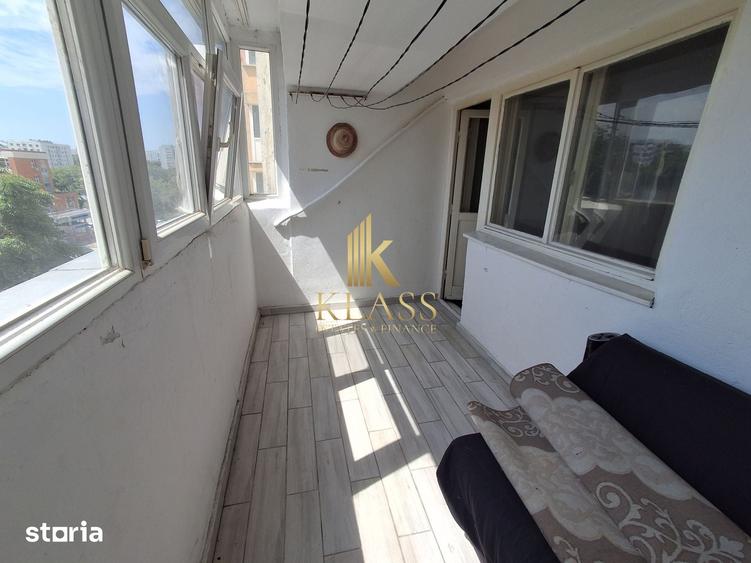 Apartament cu 3 camere semidecomandat în Colentina