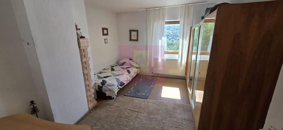 Casă cu 4 camere cu Teren 451 Mp în Central