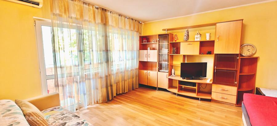 Garsonieră decomandată în Păcii