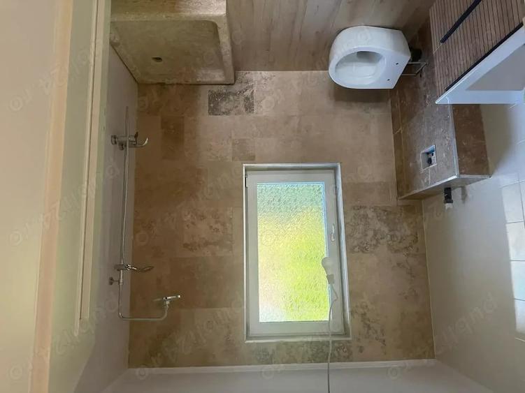 Casă cu 6 camere cu Teren 920 Mp în Slimnic