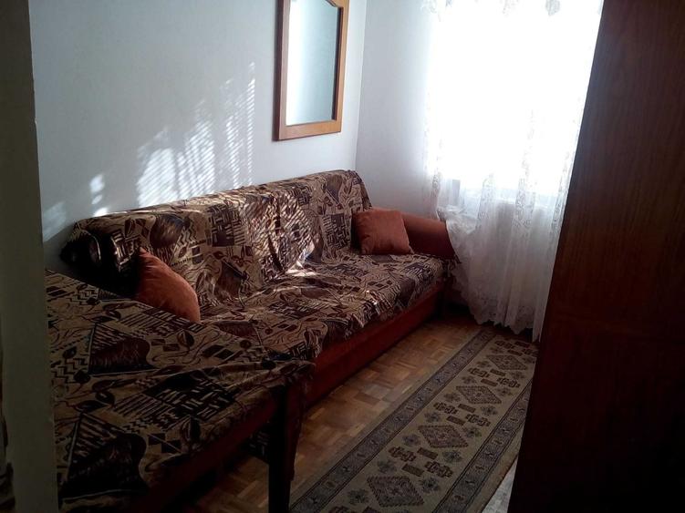 Apartament cu 4 camere semidecomandat în Inel II