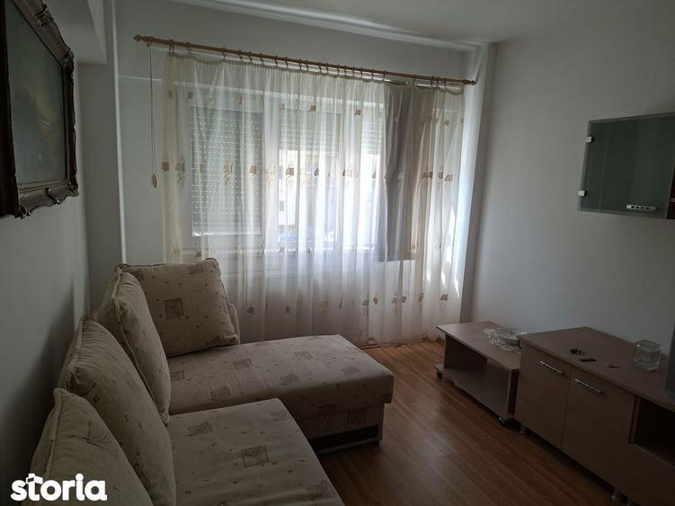Apartament cu 3 camere decomandat în Ștrand