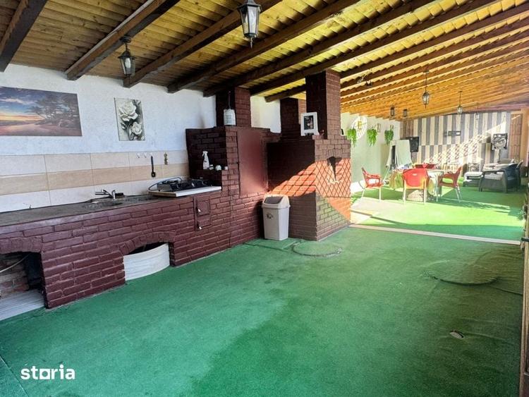 Casă cu 7 camere cu Teren 960 Mp în Pielești