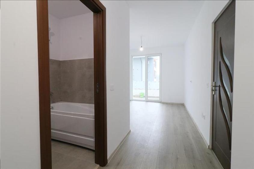 Apartament cu 4 camere decomandat în Păcurari