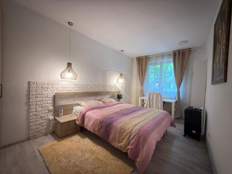 Apartament cu 2 camere semidecomandat în Centru Civic
