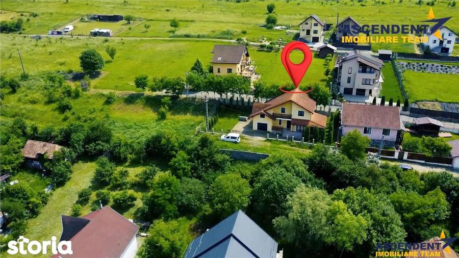 Casă cu 6 camere cu Teren 500 Mp în Corunca