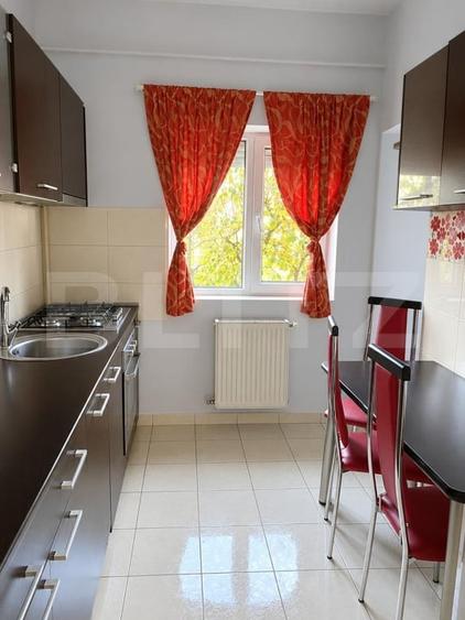 Apartament cu 3 camere semidecomandat, mobilat în Bogdăneștilor