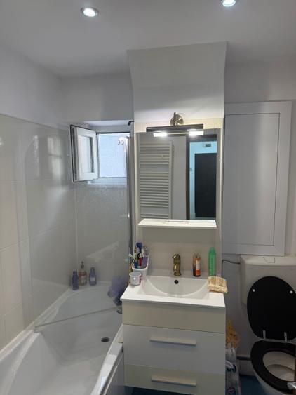 Apartament cu 2 camere decomandat în Caracal