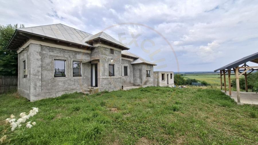 Casă individuală cu 2 camere cu Teren 1746 Mp în Rătești