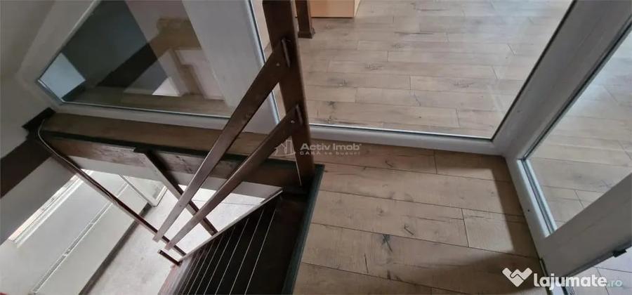 Casă cu 10 camere cu Teren 32 Mp în Muncitoresc