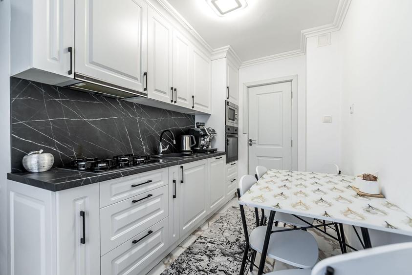 Apartament cu 3 camere decomandat, mobilat în Aurel Vlaicu