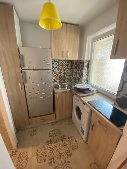 Apartament cu 4 camere decomandat în Gara de Nord