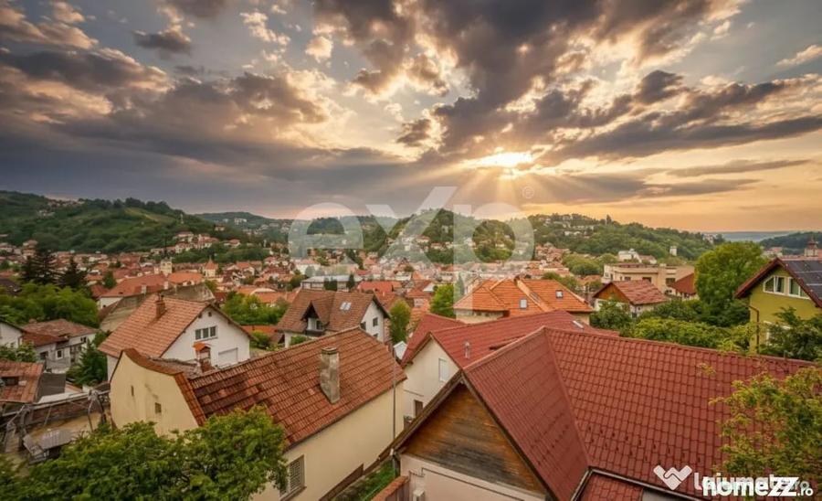Casă cu 5 camere cu Teren 355 Mp în Schei