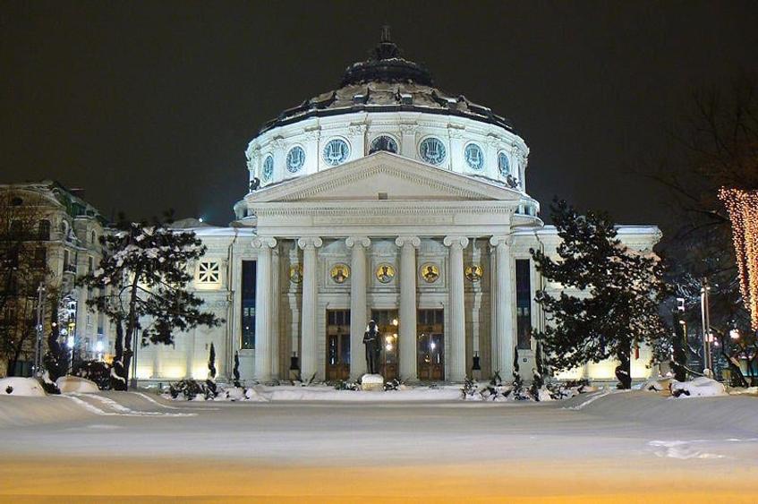 Apartament cu 2 camere semidecomandat în Calea Victoriei