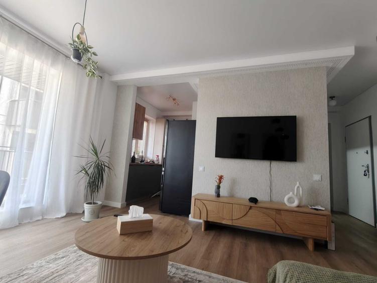 Apartament cu 3 camere decomandat, mobilat în Pipera