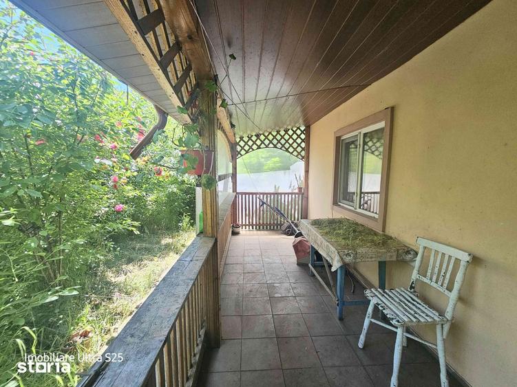 Casă cu 3 camere cu Teren 2078 Mp în Romanu