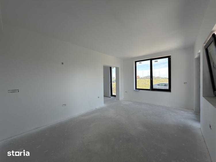 Casă cu 5 camere cu Teren 277.5 Mp în Bucovina