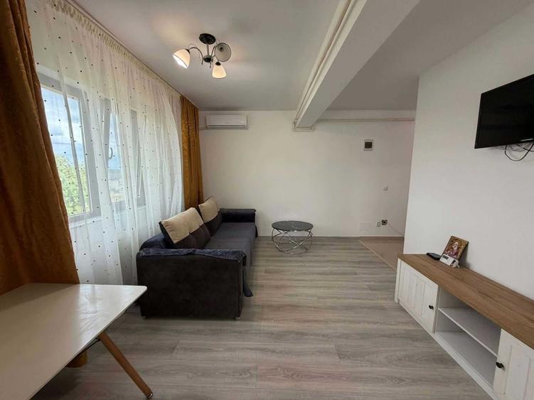 Apartament cu 2 camere semidecomandat în Valea Adâncă