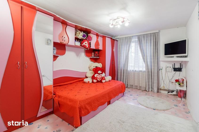 Casă cu 7 camere cu Canalizare în Periș