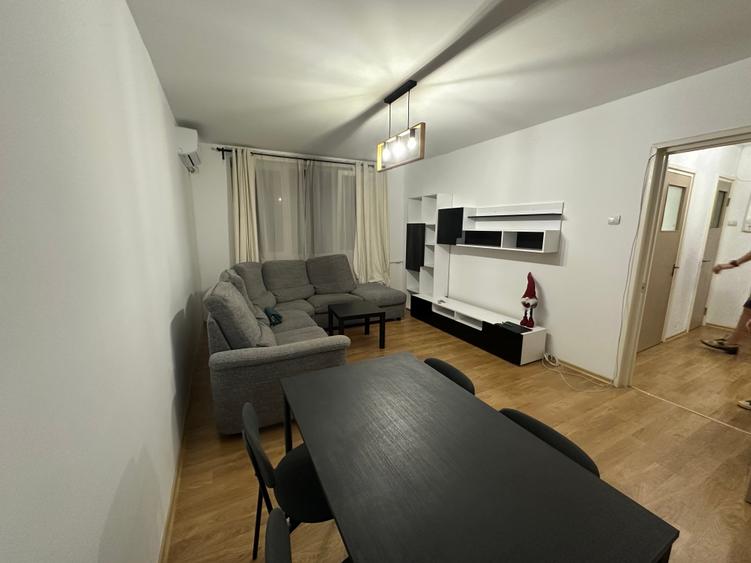 Apartament cu 3 camere decomandat în Politehnica