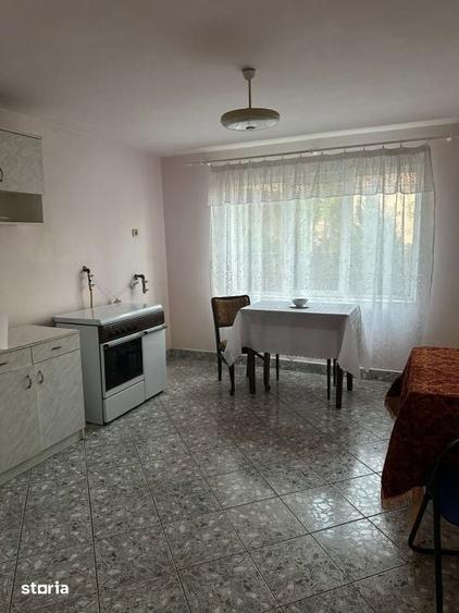Casă cu 4 camere cu Teren 1105 Mp în Târgșoru Vechi