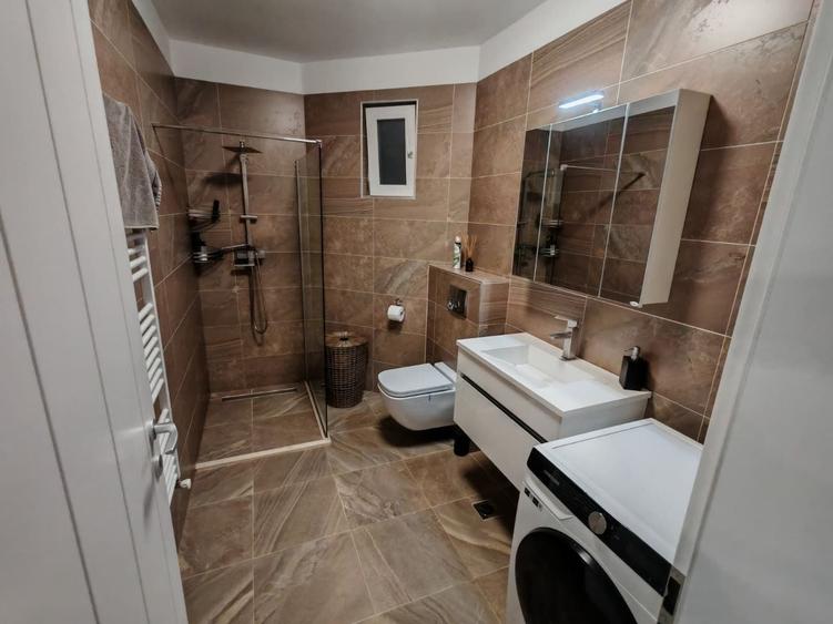 Apartament cu 2 camere semidecomandat în Borhanci