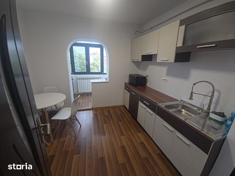 Apartament cu 2 camere decomandat în Universitate