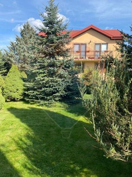 Casă individuală cu 5 camere cu Piscina în Central