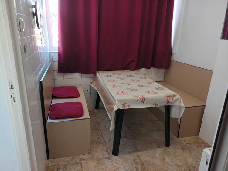 Garsonieră decomandată în Exterior Vest