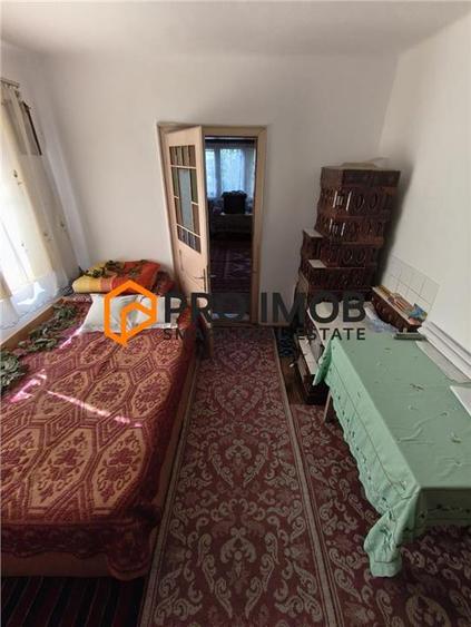 Casă individuală cu 5 camere cu Canalizare în Gura Dimienii