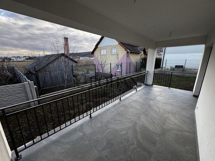 Casă individuală cu 4 camere cu Teren 342 Mp în Micești