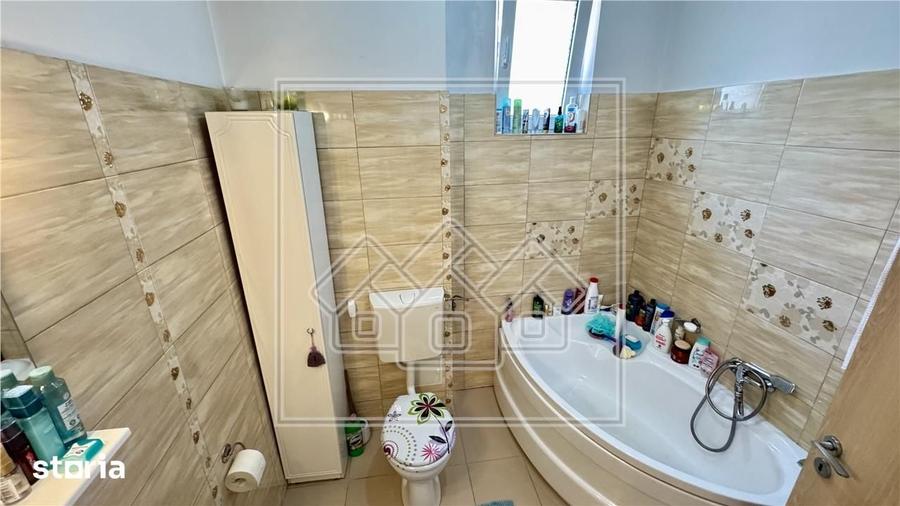 Apartament cu 3 camere în Turnișor