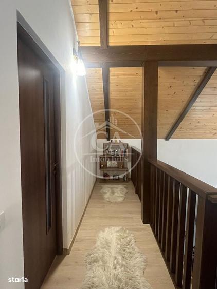 Casă cu 4 camere decomandat în Central