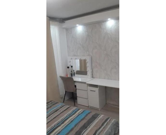Apartament cu 3 camere decomandat, mobilat în Berceni