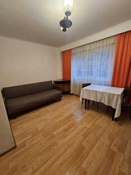 Garsonieră decomandată în Prundu