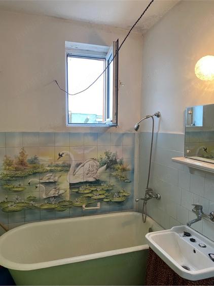 Apartament cu 3 camere semidecomandat în Micro 1