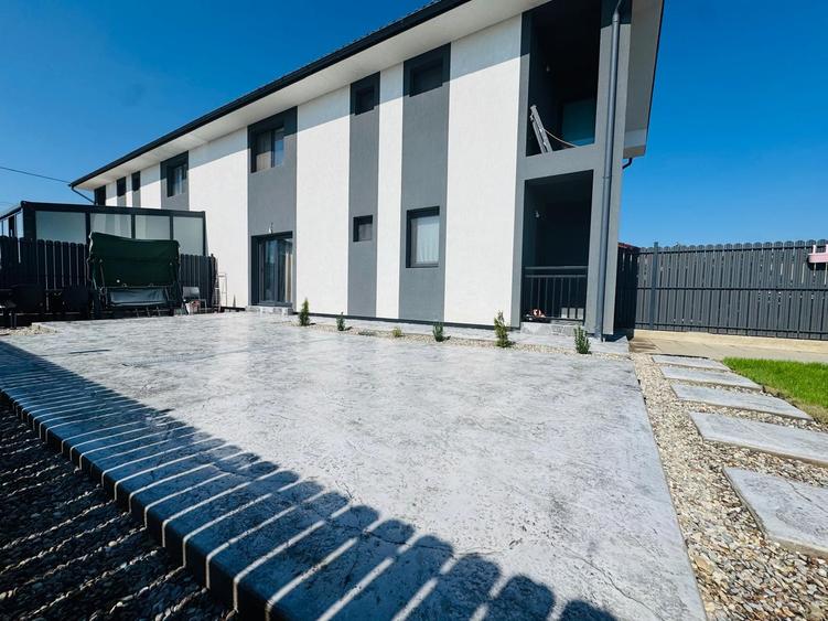 Casă cu 4 camere cu Canalizare în Exterior Vest