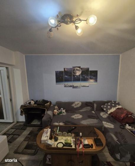Casă cu 2 camere semidecomandat în Tomis II