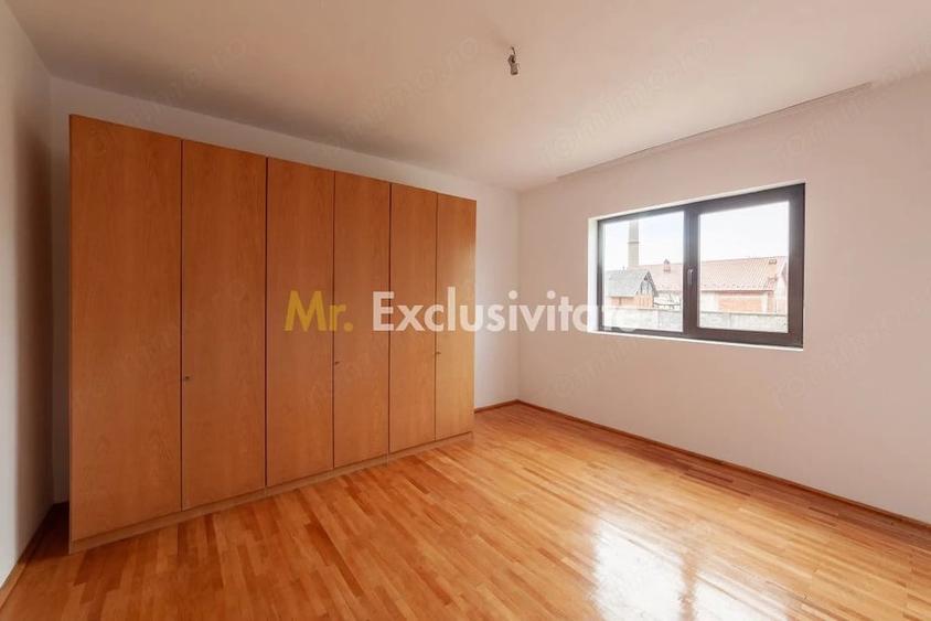 Casă cu Teren 4563 Mp în Central