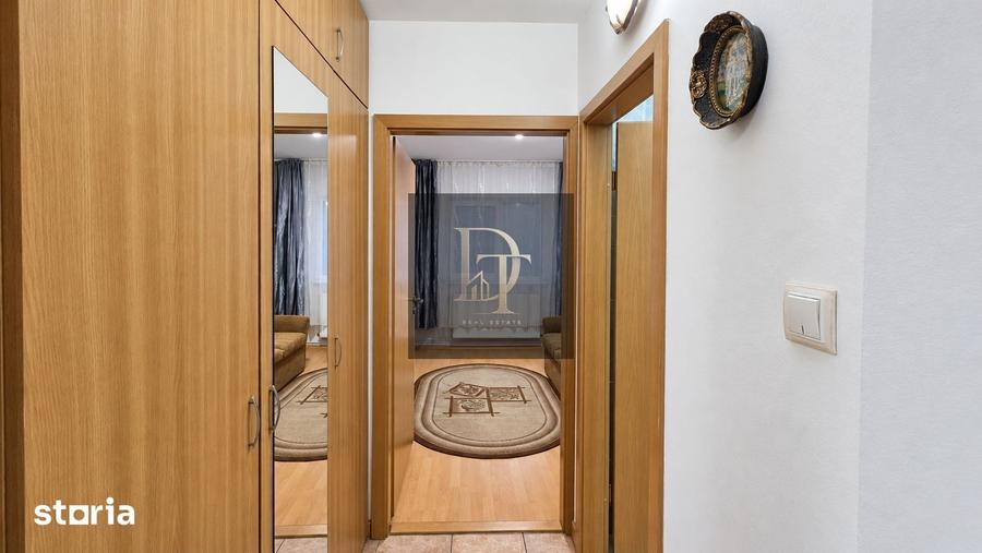 Apartament cu 3 camere decomandat în Tractorul