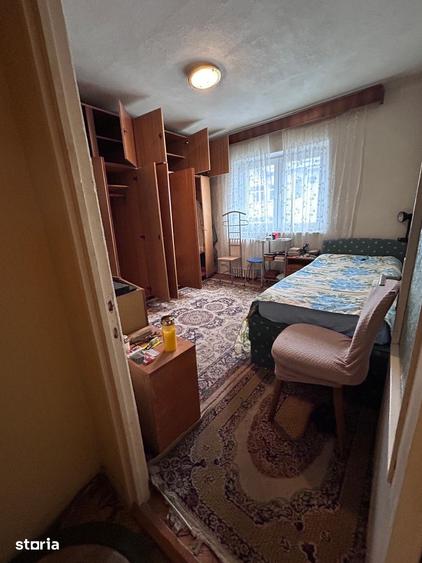 Apartament cu 4 camere decomandat în Central